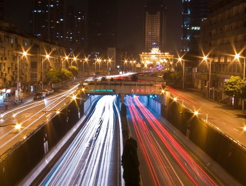 大连路隧道夜景